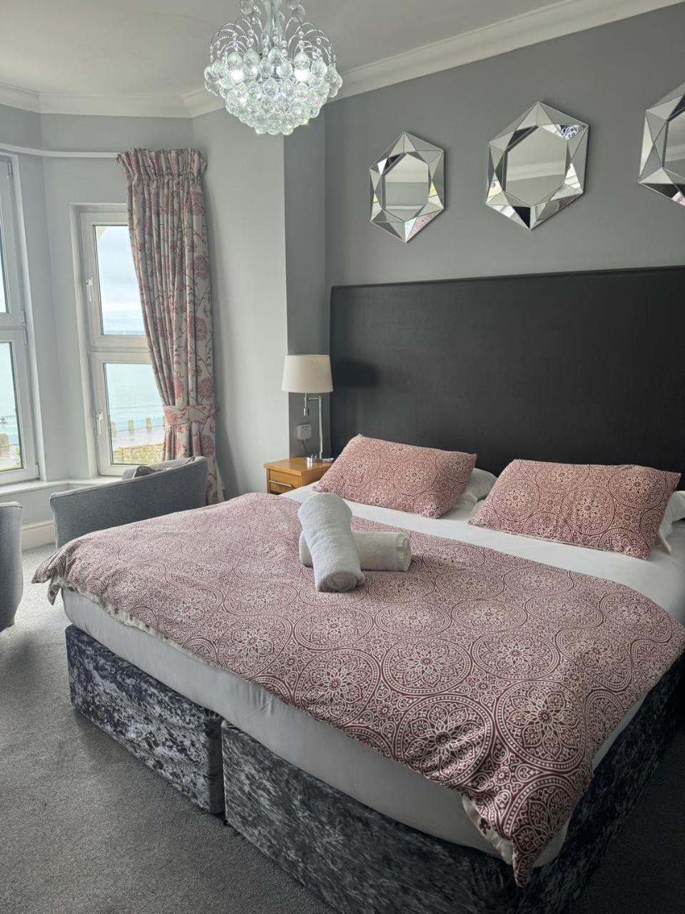 Ellan Vannin Hotel Douglas Bagian luar foto