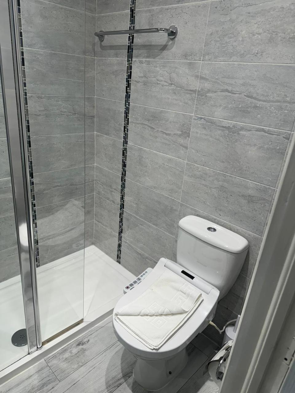 Ellan Vannin Hotel Douglas Bagian luar foto